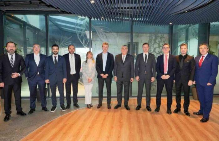 CENA DELL’AMICIZIA DA BEŞİKTAŞ PER LE DELEGAZIONI UEFA E ATLETICA BİLBAO