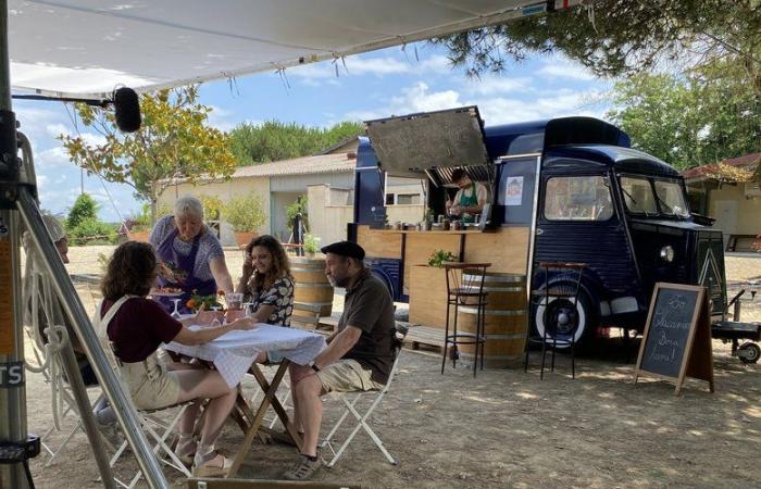 una Gersoise nella cucina di un food truck in una nuova serie in occitano trasmessa online