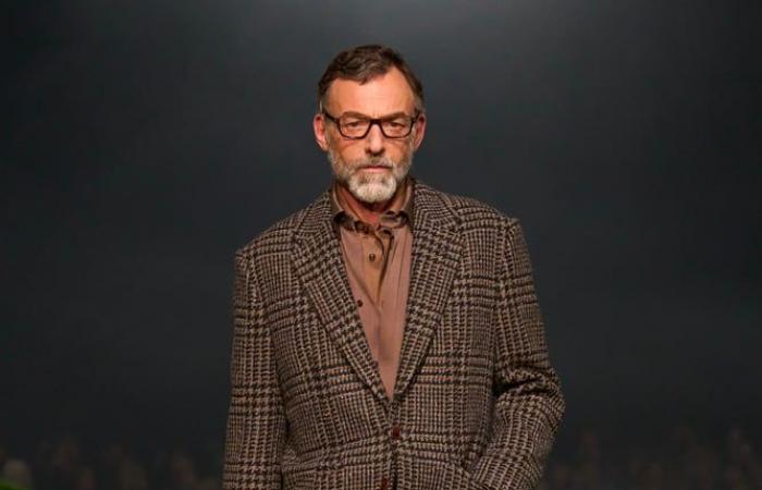 Alla sfilata Zegna l’attore John Turturro fa scalpore