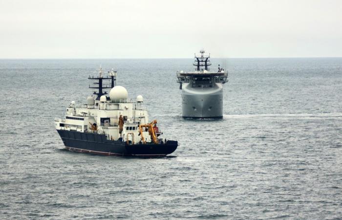 La Royal Navy segnala lo Yantar mentre risale la Manica