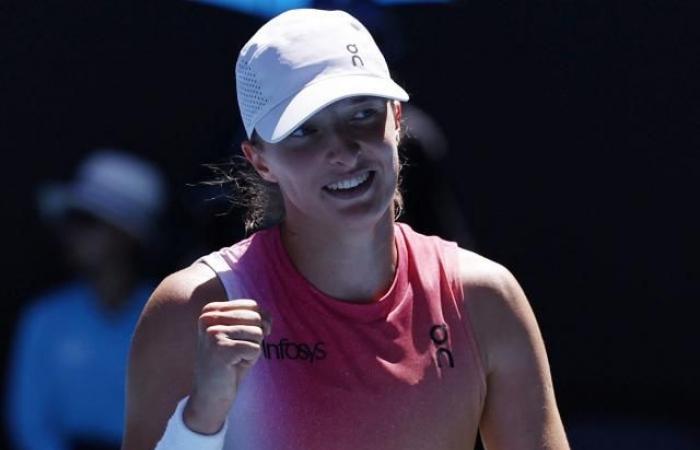 Iga Swiatek domina facilmente Emma Navarro e raggiunge le semifinali agli Australian Open