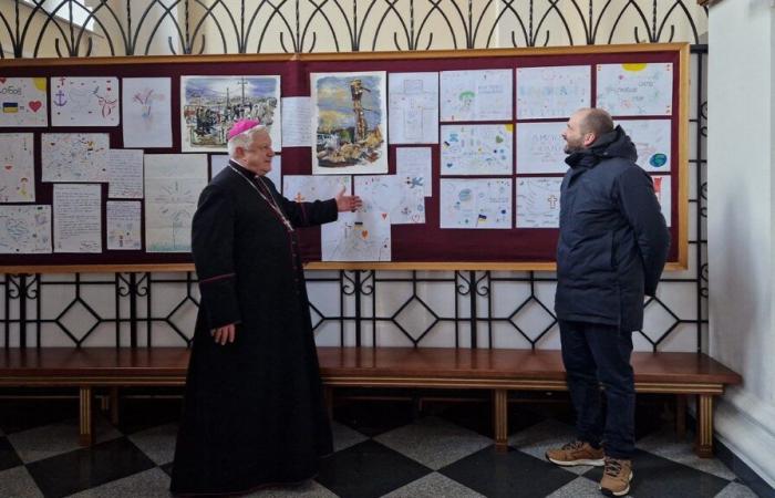 Messaggi di speranza, disegni di giovani francesi esposti a Odessa