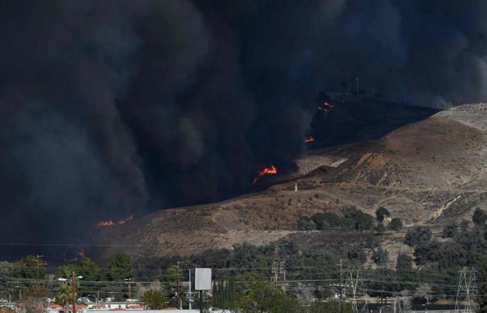 Un nuovo incendio provoca l’evacuazione a nord di Los Angeles