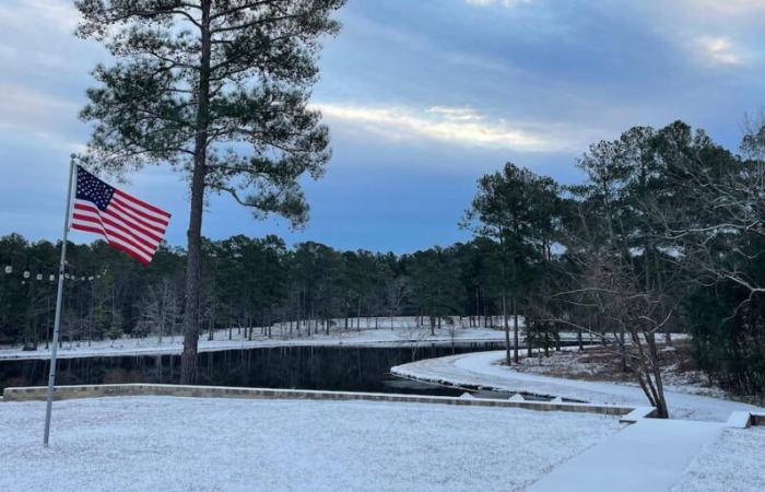 La neve ricopre l’area di Charlotte nel gelido clima invernale