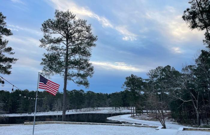 La neve ricopre l’area di Charlotte nel gelido clima invernale