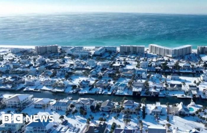 Le bufere di neve portano la neve sulle spiagge e l’hockey su ghiaccio sulle strade del sud degli Stati Uniti