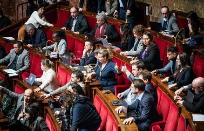 Il Partito socialista “romperebbe definitivamente con il PFN” se non votasse a favore della censura durante l’esame del bilancio, ritiene La France insoumise