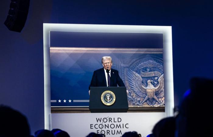 Trump ribadisce la minaccia tariffaria a Davos