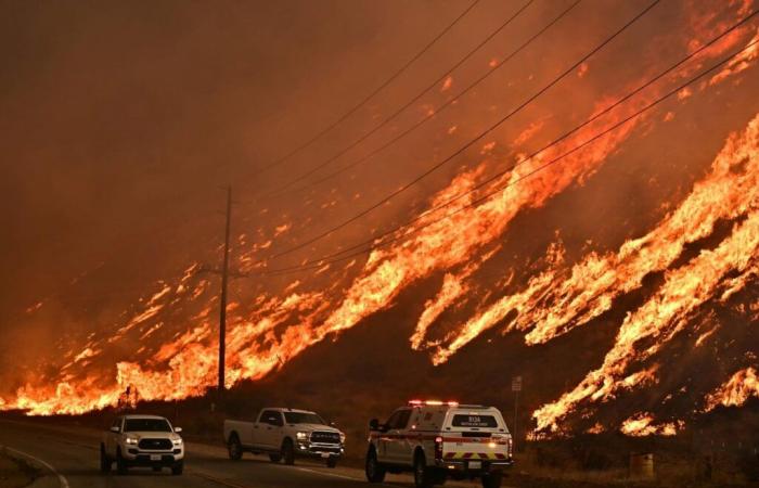 un nuovo violento incendio scoppia nei pressi di Los Angeles