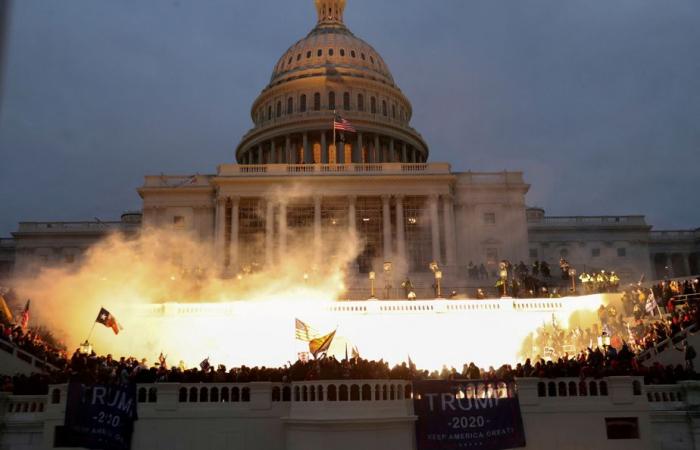 Graziati gli aggressori del Campidoglio | Tre giudici federali denunciano la decisione di Trump