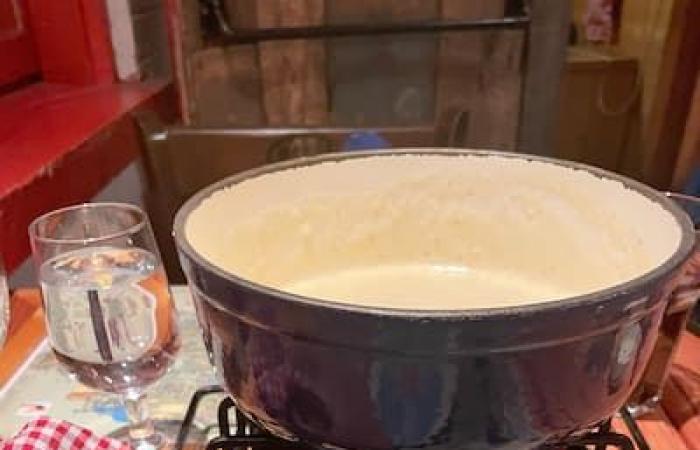 Ho provato La Grolla, l’unico ristorante svizzero del Quebec specializzato in fondute e raclette