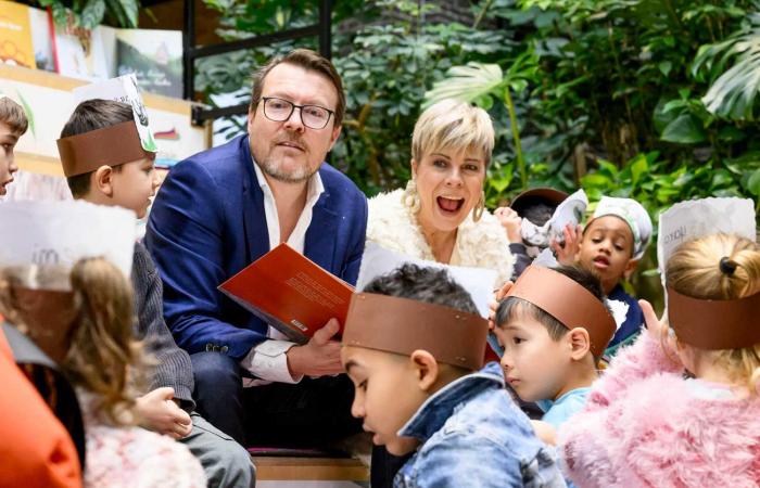 Il principe Constantijn e la principessa Laurentien formano una rara coppia da leggere ai bambini