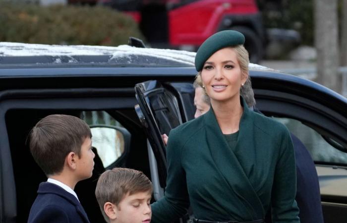 Il cappello stile barcaiolo di Melania Trump, gli abiti da ballo inaugurali e altri look chiave per l’inaugurazione