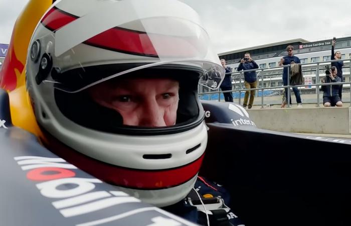 Christian Horner alla guida di una Red Bull F1 per la prima volta