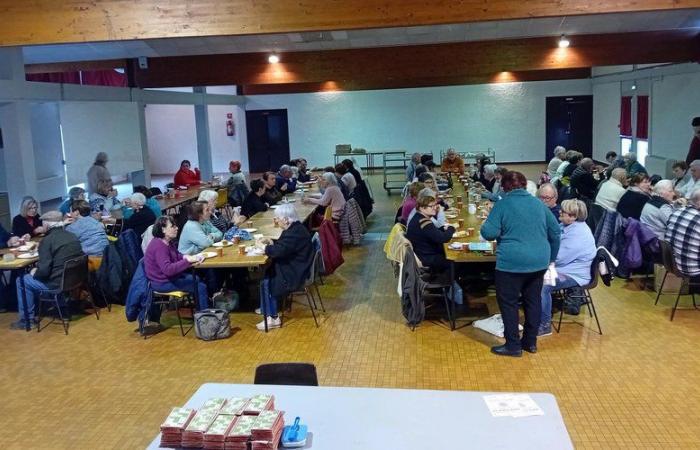 Saint-Sylvestre-sur-Lot. I nostri anziani assaggiano la torta