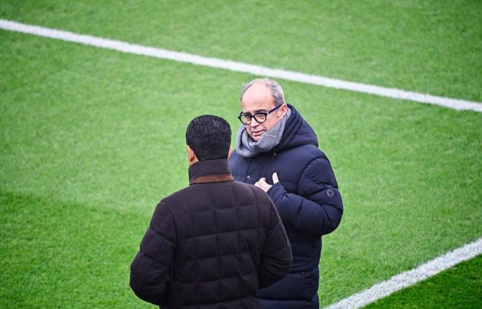 Sette difensori contattati, PSG in modalità Football Manager