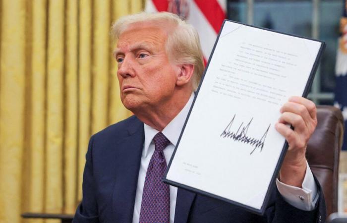 Trump firma l’ordine di declassificare i file sugli omicidi di JFK e MLK