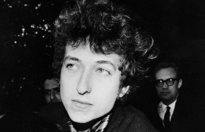 Bob Dylan in “Le Monde”, riconoscimento tardivo per il premio Nobel in letteratura