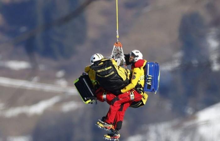 Lo sciatore francese Alexis Pinturault è stato trasportato in aereo dalla pista dopo l’incidente