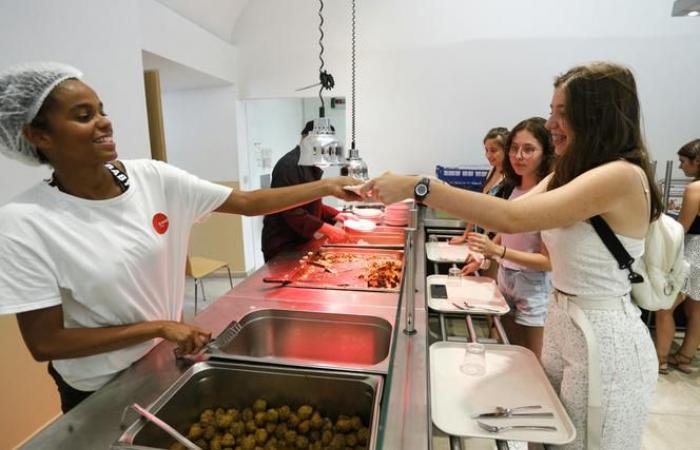 Il pasto da 1 euro per tutti gli studenti adottati presso l’Assemblea nazionale