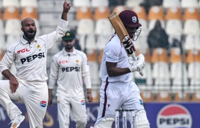 I Windies perdono sette wicket in 12 over grazie alla tripletta di Nauman