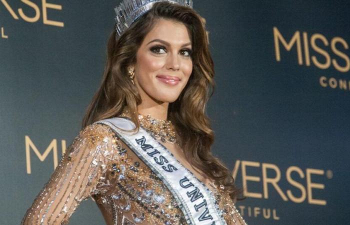 Questo pezzo emblematico di Miss Universe che Iris Mittenaere mantiene preziosamente …