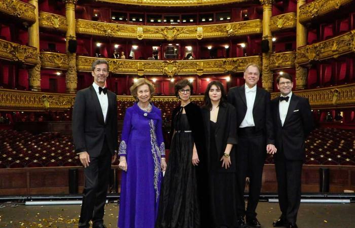 La regina Sofia festeggia i 150 anni dell’Opéra Garnier di Parigi