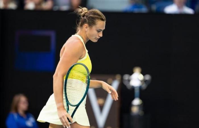 Aryna Sabalenka si arrabbia per aver mancato la tripletta agli Australian Open