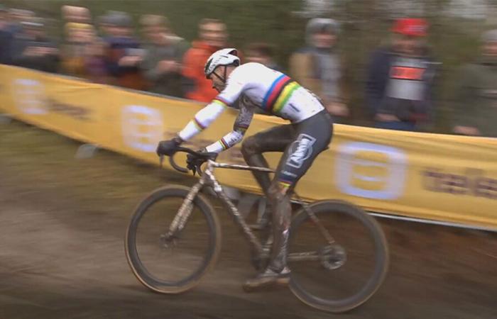 Mud Masterclass di Van der Poel, Van Aert prende il 2 ° posto nonostante gli errori