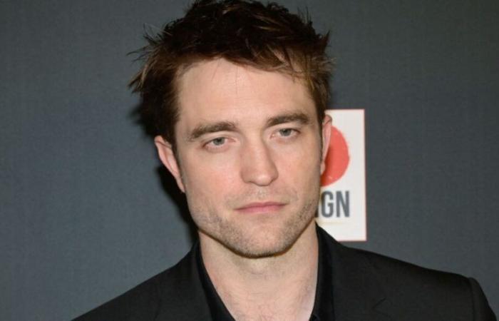 Robert Pattinson ride di questa critica che riceve ancora oggi per Twilight