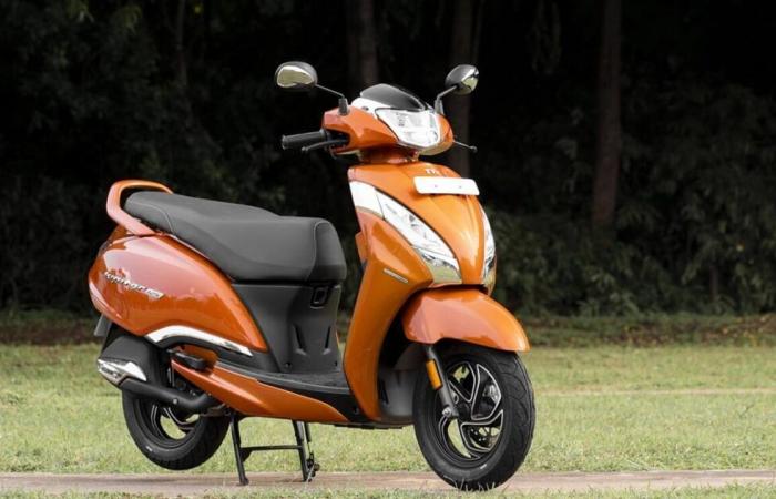 Unico nel mondo, questo scooter indiano carburo di gas naturale