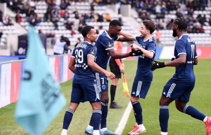 Indossato da una tripla da gory, il Parigi FC sta mescolando la stella rossa durante il derby