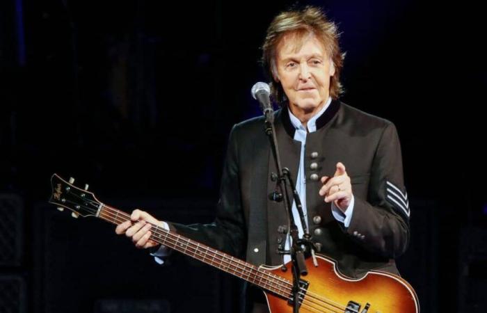 Paul McCartney chiede al governo britannico di “proteggere” gli artisti dell’intelligenza artificiale