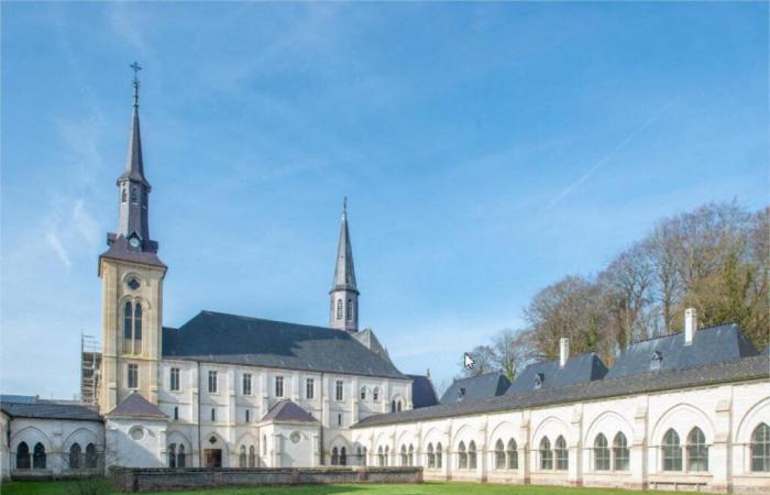 Questo monumento di 700 anni è uno dei più notevoli del Pas-de-Calais