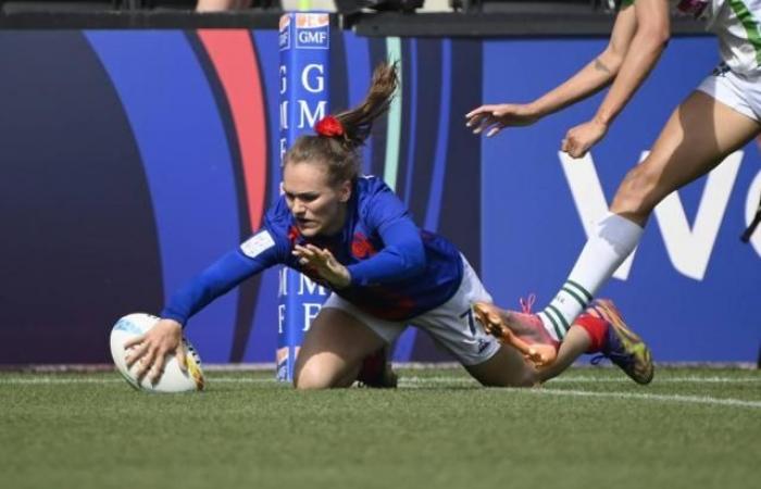 Les Bleues sul podio a Perth dopo la loro vittoria sul Canada