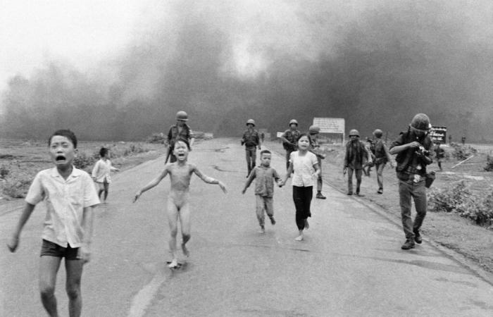 La foto “La bambina con Napalm” al centro di una controversia