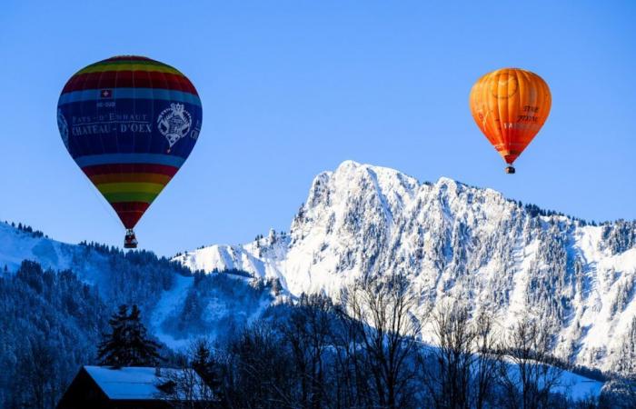 Dozzine di mongolfiere nel cielo di Château d’Oex (VD)