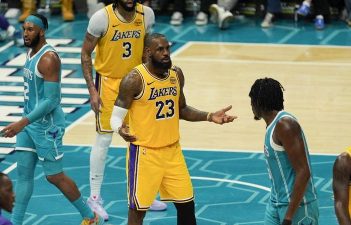 Lakers che pagano per la cattiva gestione delle bozze alla scadenza commerciale