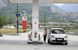 Perché i prezzi del carburante sono ancora molto alti nelle stazioni di servizio autostradali?