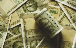 La rupia si attesta in ribasso di 1 paisa a 83,49 rispetto al dollaro USA