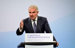 Il capo della Lufthansa esprime frustrazione per i problemi della Boeing