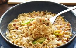 Mangiare noodles istantanei: buona o cattiva idea? Un nutrizionista risponde!