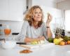 Questo menù gourmet è perfetto per perdere peso dopo i 50 anni e combattere i sintomi della menopausa, secondo la nutrizionista