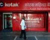 La banca indiana Kotak Mahindra crolla di circa il 10% dopo il divieto di reclutare nuovi clienti digitalmente