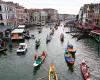 Overtourism: 5 euro per entrare a Venezia, protestano i residenti