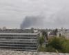 Incendio a Sint-Pieters-Leeuw: fumo visibile a chilometri di distanza