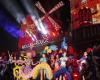 Parigi: crollate le ali del Moulin Rouge, nessun ferito