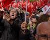 “Pedro, non mollare”: in Spagna i suoi sostenitori si mobilitano per chiedere a Sánchez di non dimettersi