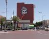 Hendrik Beikirch ridipinge il suo iconico murale di Marrakech