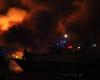 Cinque barche distrutte da un incendio nel porto di Saint-Laurent-du-Var, le immagini sono impressionanti